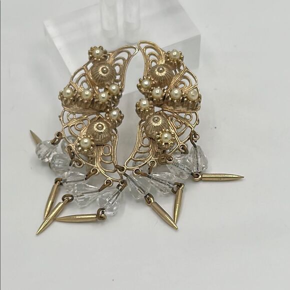 Vintage Butterfly Gold and Pearl Clip Earrings - Picture 1 of 5